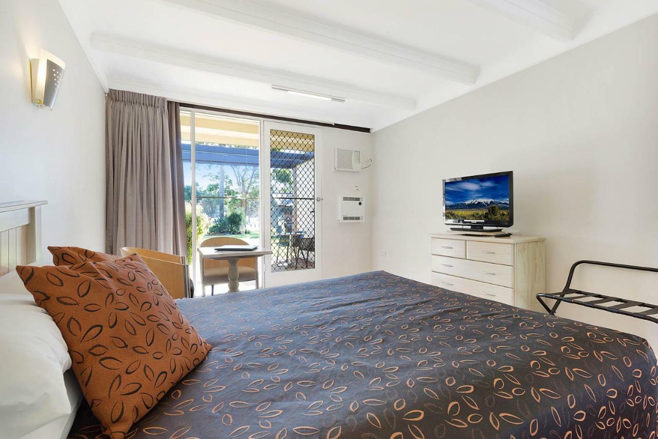 Black Dolphin Motel & Apartments Merimbula Exterior photo