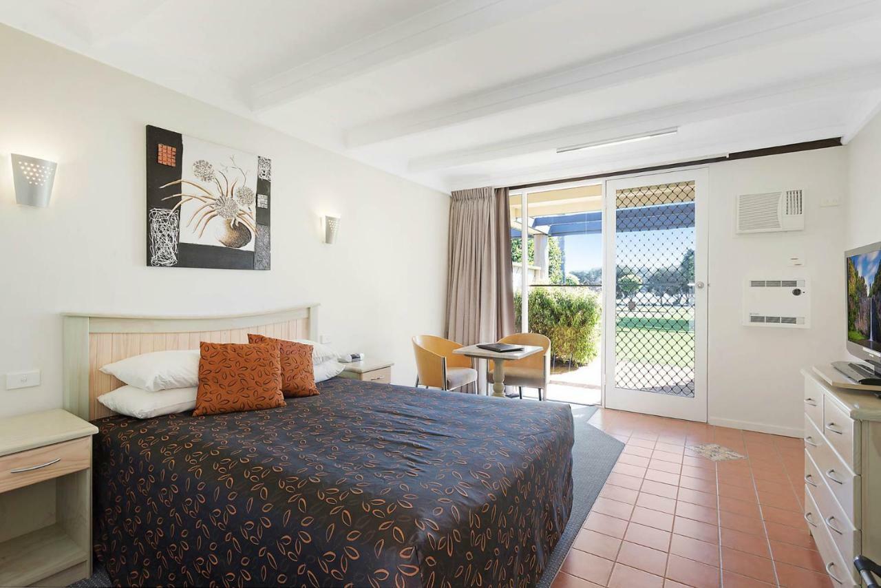 Black Dolphin Motel & Apartments Merimbula Exterior photo